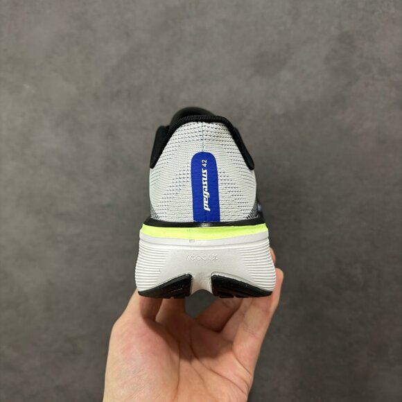 Nike AIR ZOOM PEGASUS 42 Running Shoes